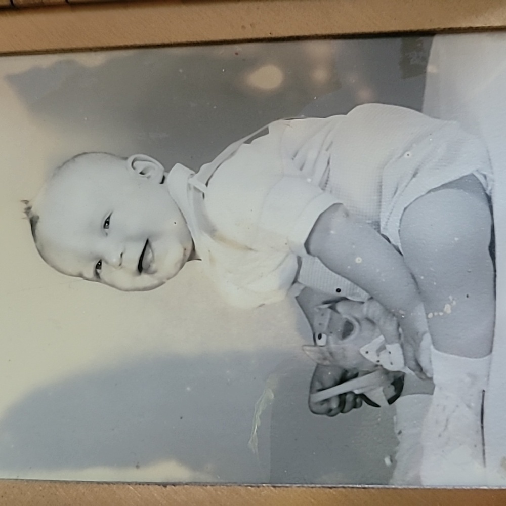 Vintage Frame & Photographs - Picture 7 of 12